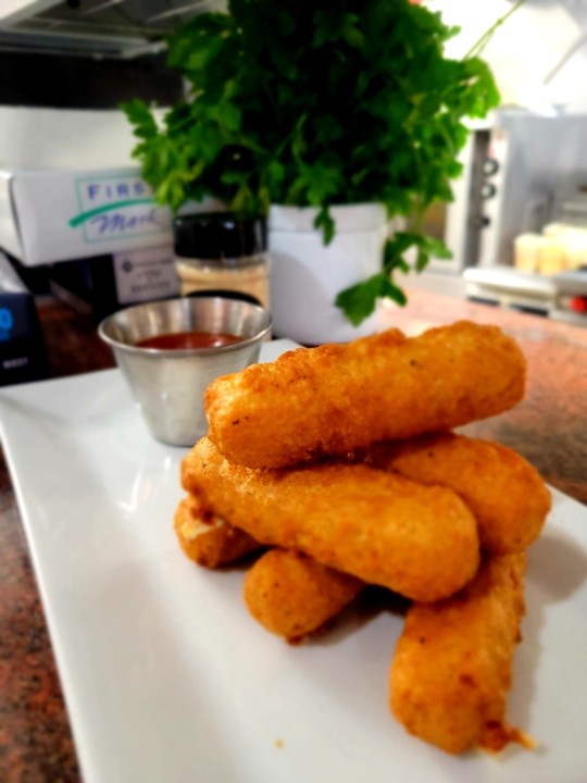 MOZZARELLA STICKS (6)