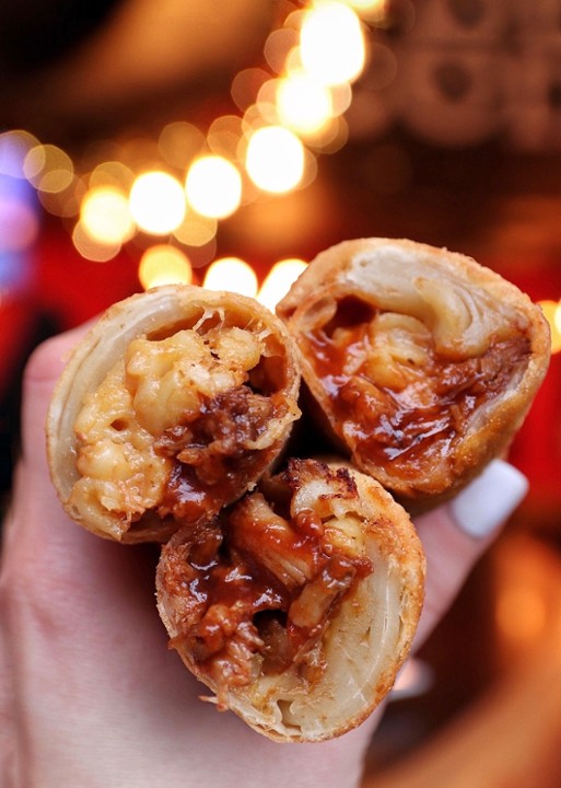 Pulled Pork Mac & Cheese Egg Rolls