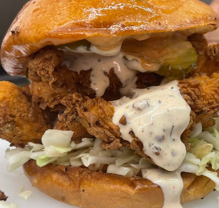 Cajun Chicken Sandwich w / fries