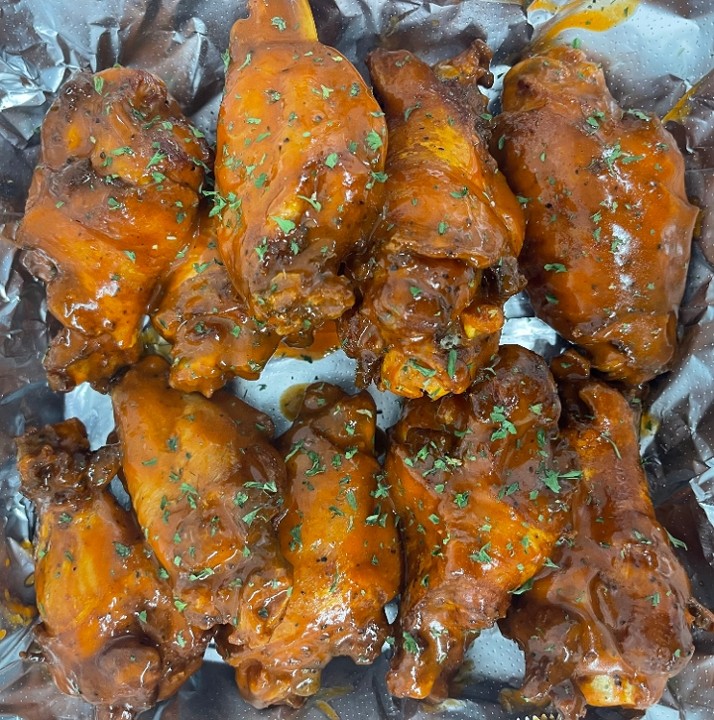 Jumbo Chicken Wings w/ fries - 6 wings
