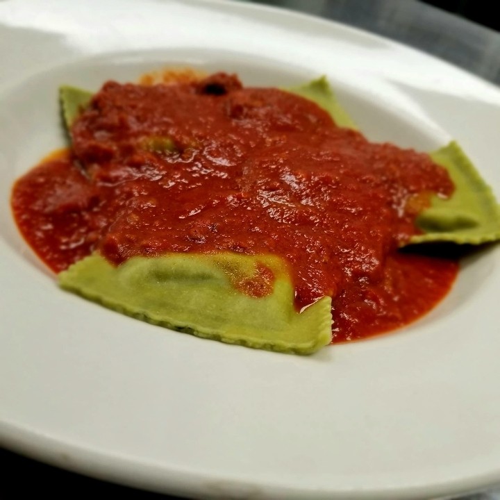 Spinach & Cheese Ravioli w/Meat Sauce