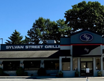Sylvan Street Grill - Salisbury MA