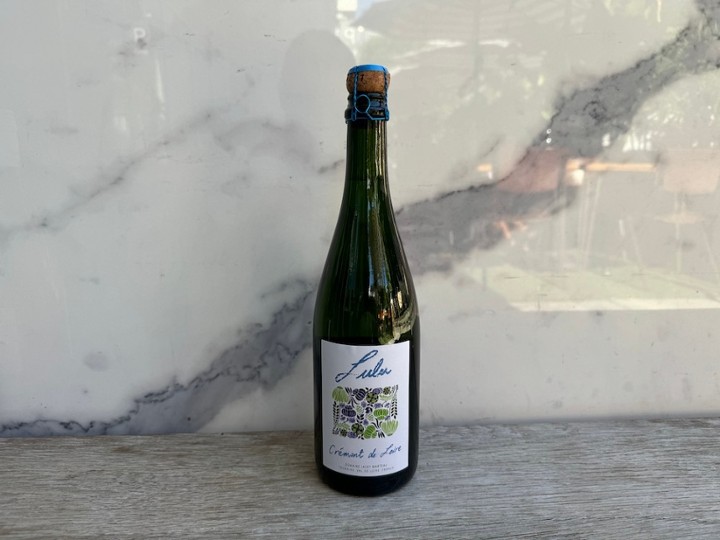 Domaine Jacky Marteau Lulu Cremant de Loire, 750 mL Sparkling Wine Bottle (13% ABV)