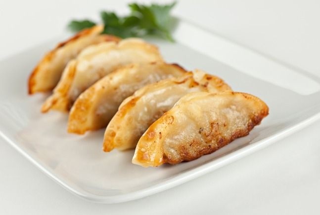 Gyoza 煎饺 (8pcs)