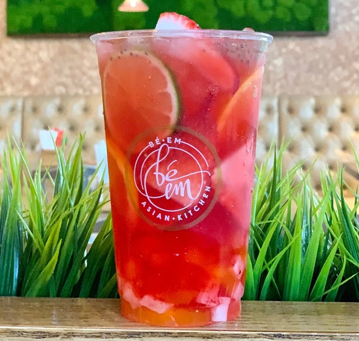 Strawberry Bliss Tea 24oz