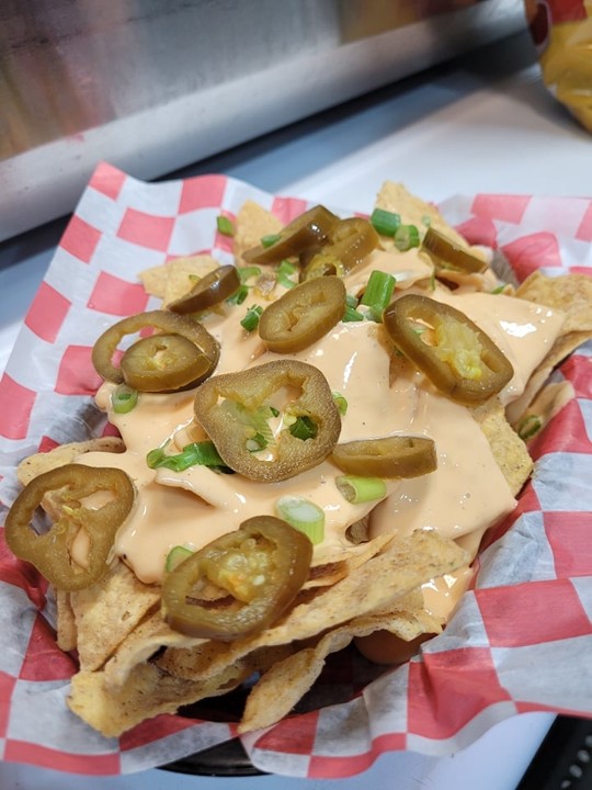 NACHOS WITH BEER CHEESE
