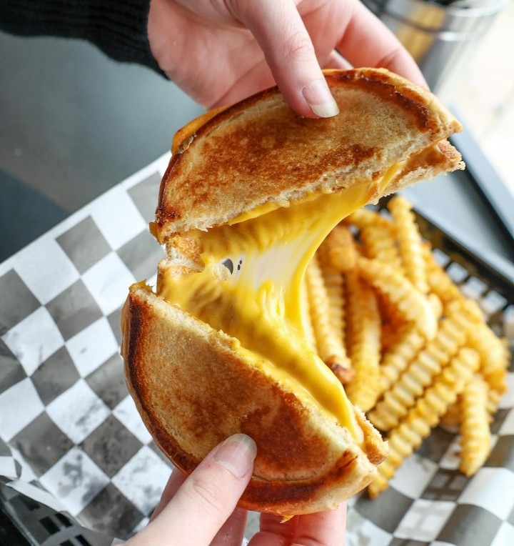 GRILLED CHEESE (W/ FRIES)