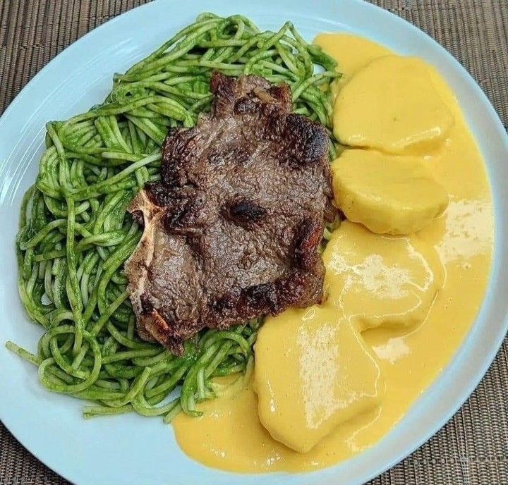 Tallarin al Pesto Verde con Pollo o Bistec de Carne