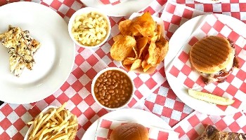 3 Bay Bbq & Bakery 14195 Clayton Rd