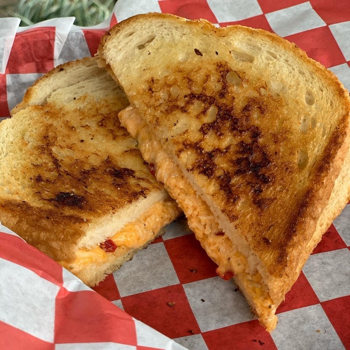GRILLED PIMENTO CHEESE