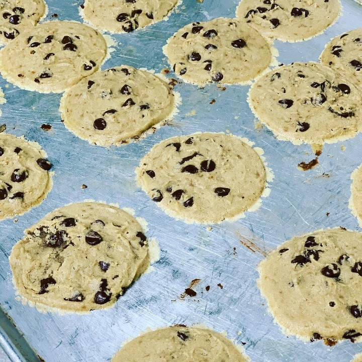 CHOCOLATE CHIP COOKIE