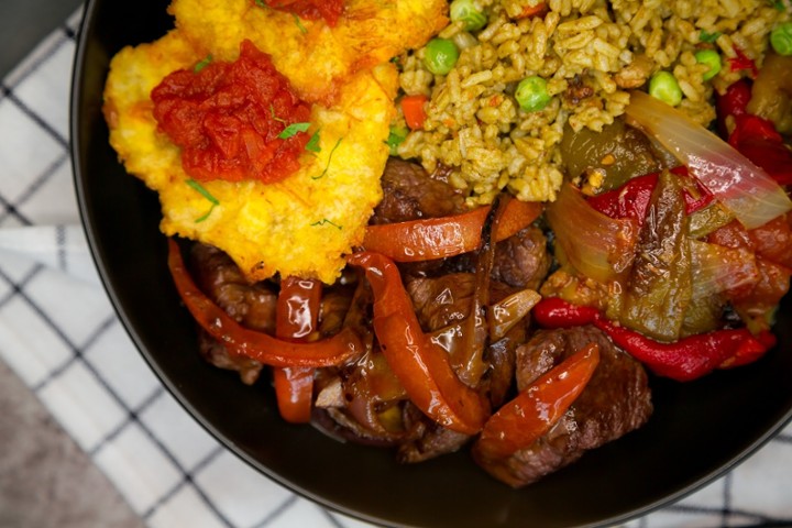 SAUTEED SIRLOIN STEAK (LOMO SALTADO) AND TOSTONES BOWL