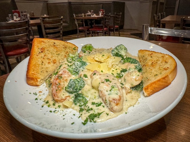 Chicken Broccoli Alfredo