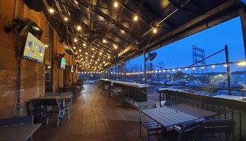 Barrett's Waterfront 1082 Davol Street