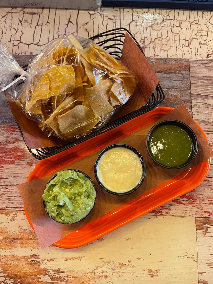 PAPI'S TRIO (Guacamole, Queso Fundido, & Choice of Salsa) w/a basket of chips