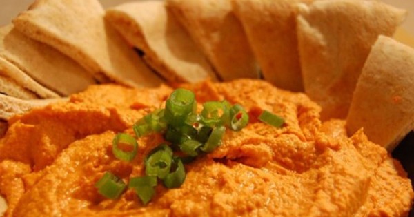 Red pepper hummus