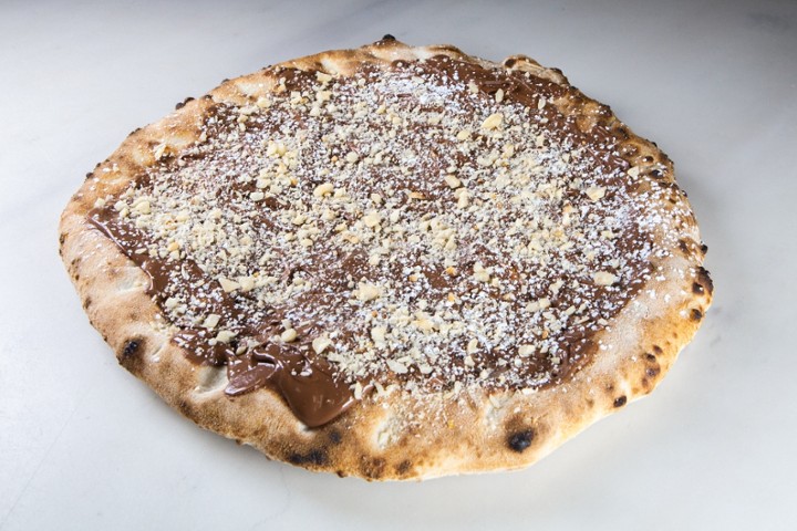 NUTELLA DESSERT PIZZA