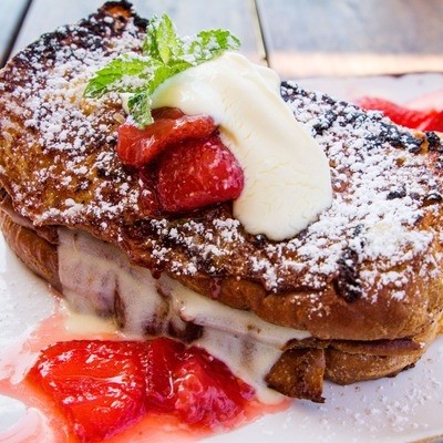 STRAWBERRY BRULEE FRENCH TOAST