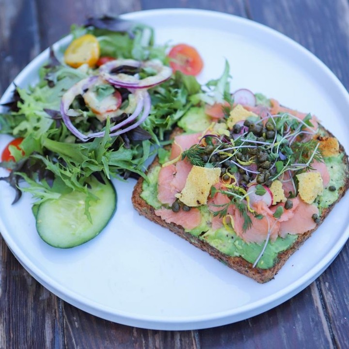 SMOKED SALMON TOAST