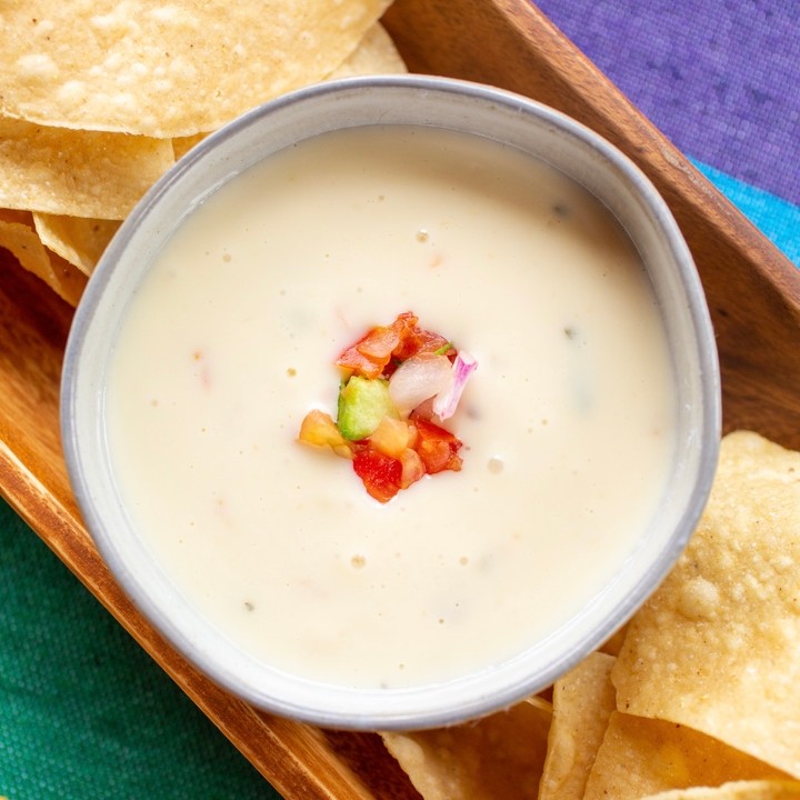 Queso Blanco + Chips.