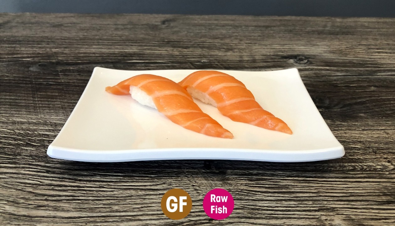 Salmon Sushi (2pc)