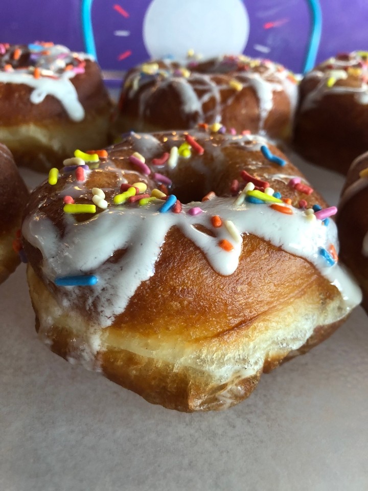 💙Vanilla & Sprinkles Donuts