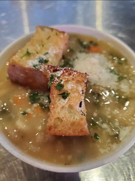 Tuscan White Bean & Kale Soup