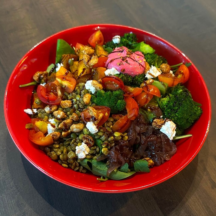Roasted Pumpkin, Broccoli, Curried Lentils, Goat Cheese, Balsamic Cherry Tomato, Caramelized Onions, Green Leaves & Praline