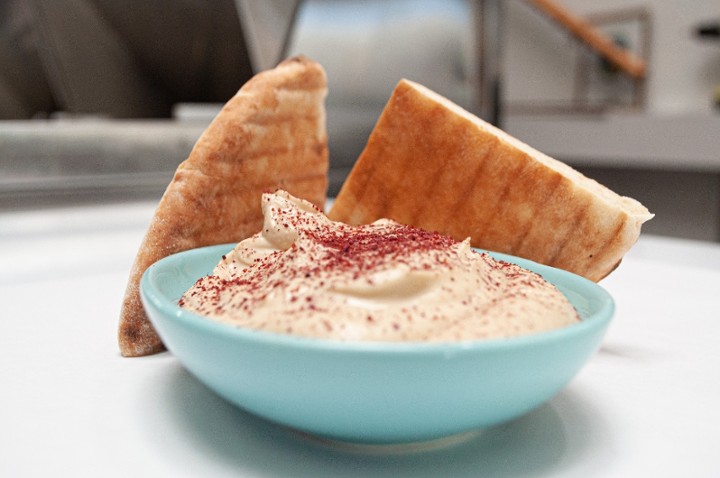 Hummus w/ pita