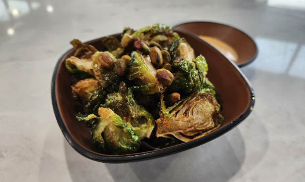 Crispy Brussel Sprouts with Pistachios小包菜（VG）