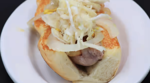 Bratwurst hotdog