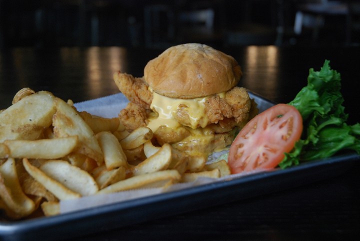 BEER-BATTERED CRISPY CHICKEN MELT