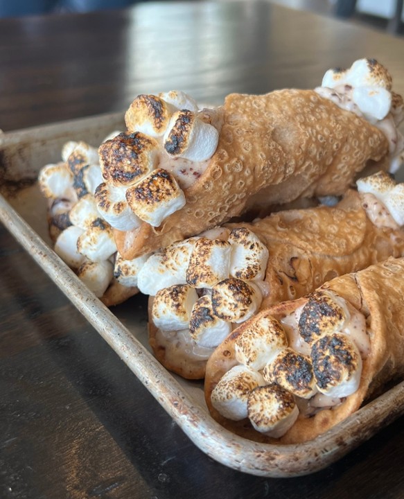 S'MORES - CANNOLI OF THE MOMENT