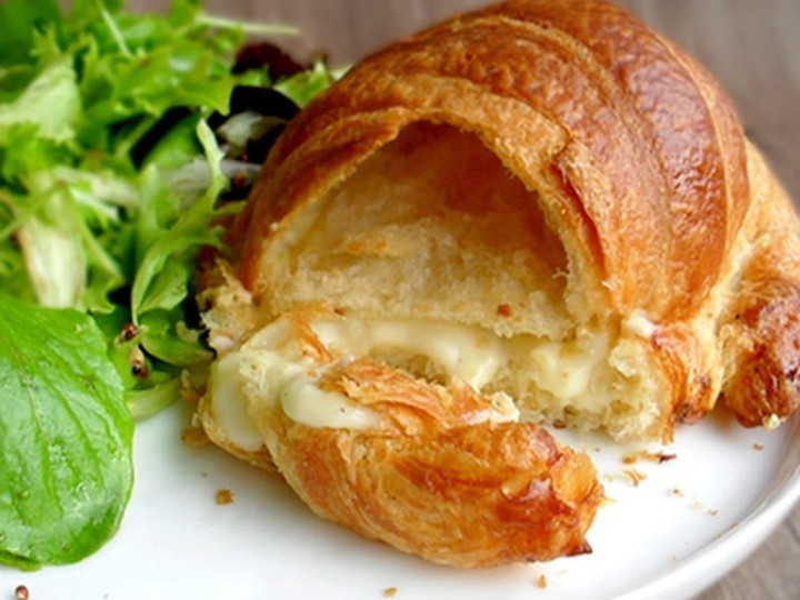 4 CHEESE CROISSANT