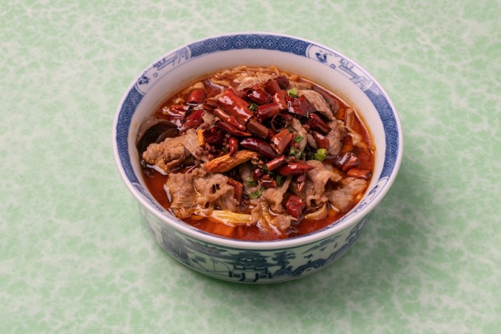 Braised Beef in Red Soup 红汤肥牛