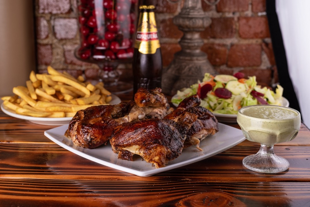 Lena y Carbon - Restaurant & Lounge