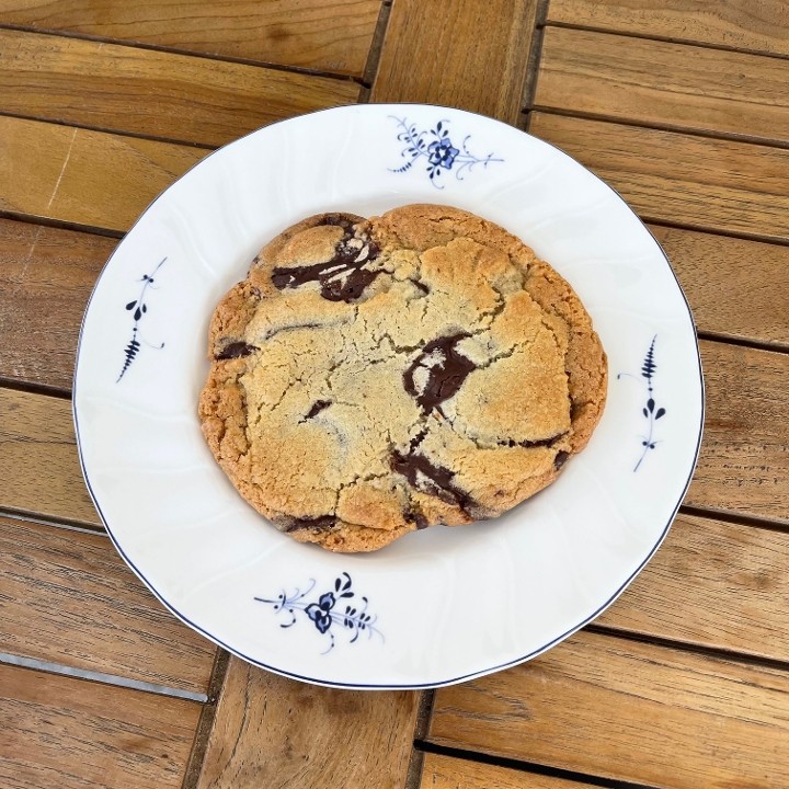 Large Chocolate Chunk Cookie