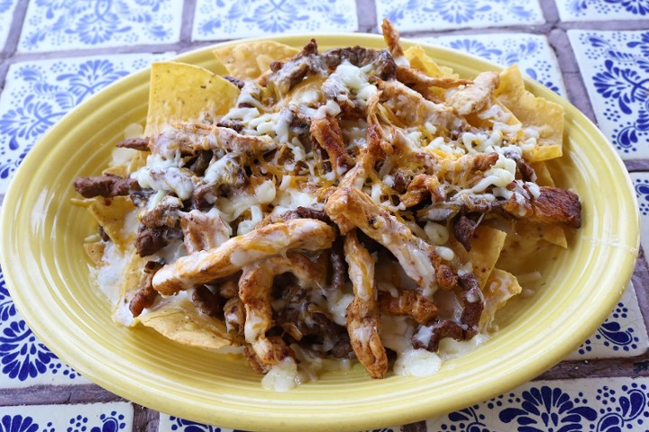 Grilled Steak or Chicken Nachos