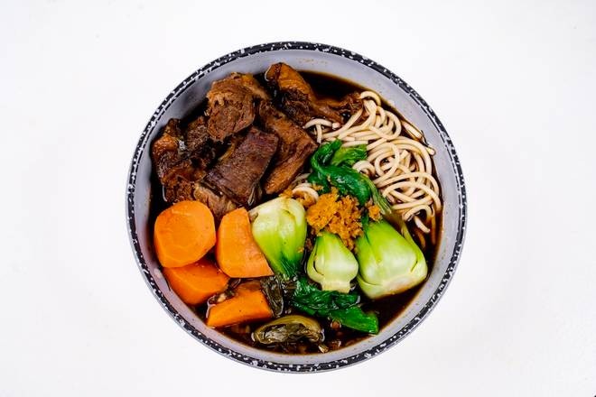 Spicy Butter Taiwanese Braised Beef Noodle Soup台灣招牌紅牛油牛肉麵