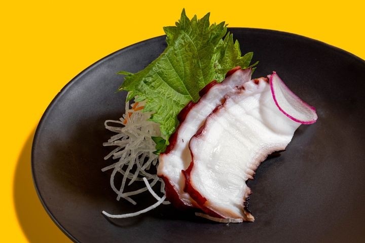 OCTOPUS SASHIMI  (2PCS)