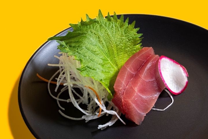 *TUNA SASHIMI  (2PCS)