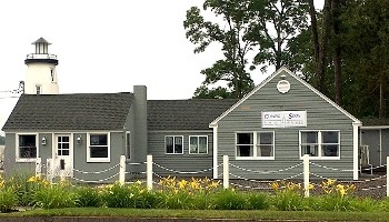 Beacon Bar & Bistro 828 Roosevelt Trail