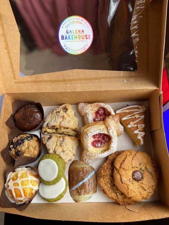 Mother's Day Pastry Box