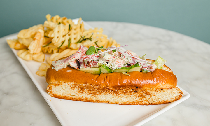 New England Style Lobster Roll (Chilled)