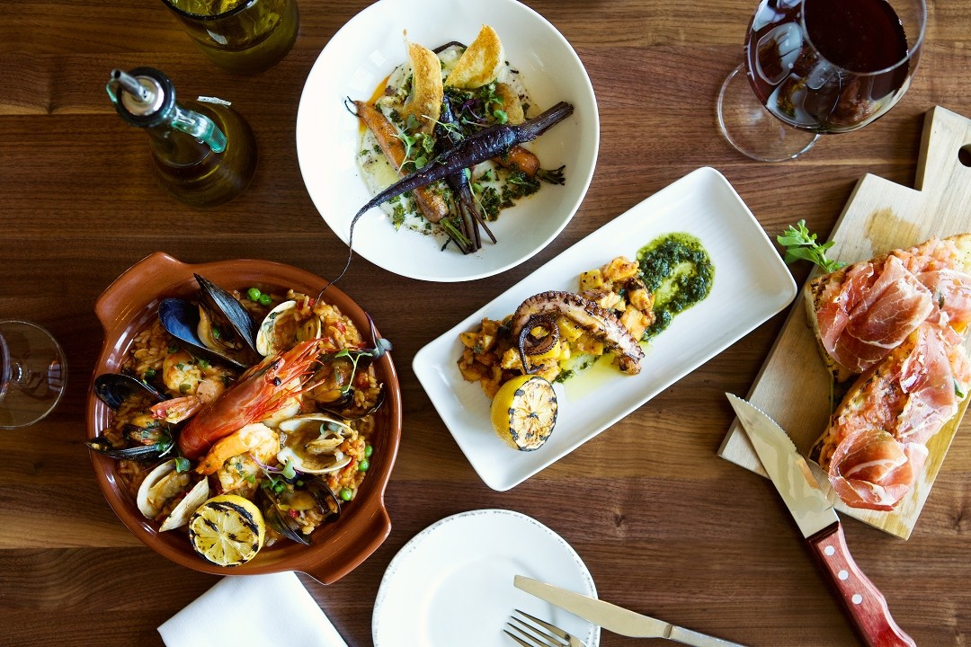 OPORTO fooding house & wine 125 West Gray suite 500