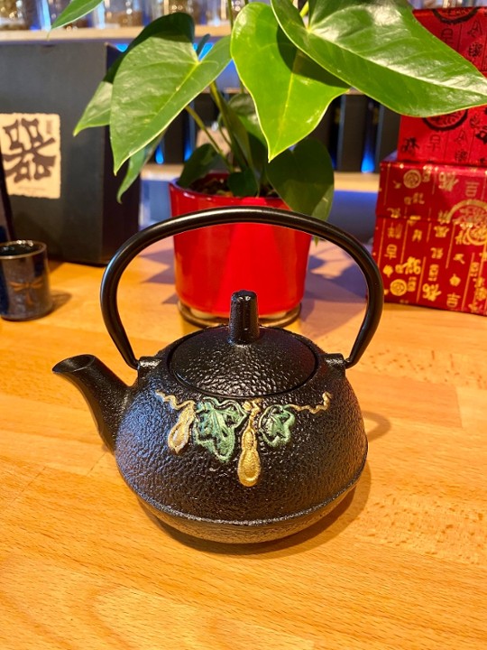 Cast iron tea pot