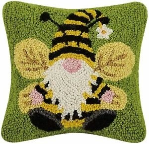 Pillow-Bee Gnome Hook