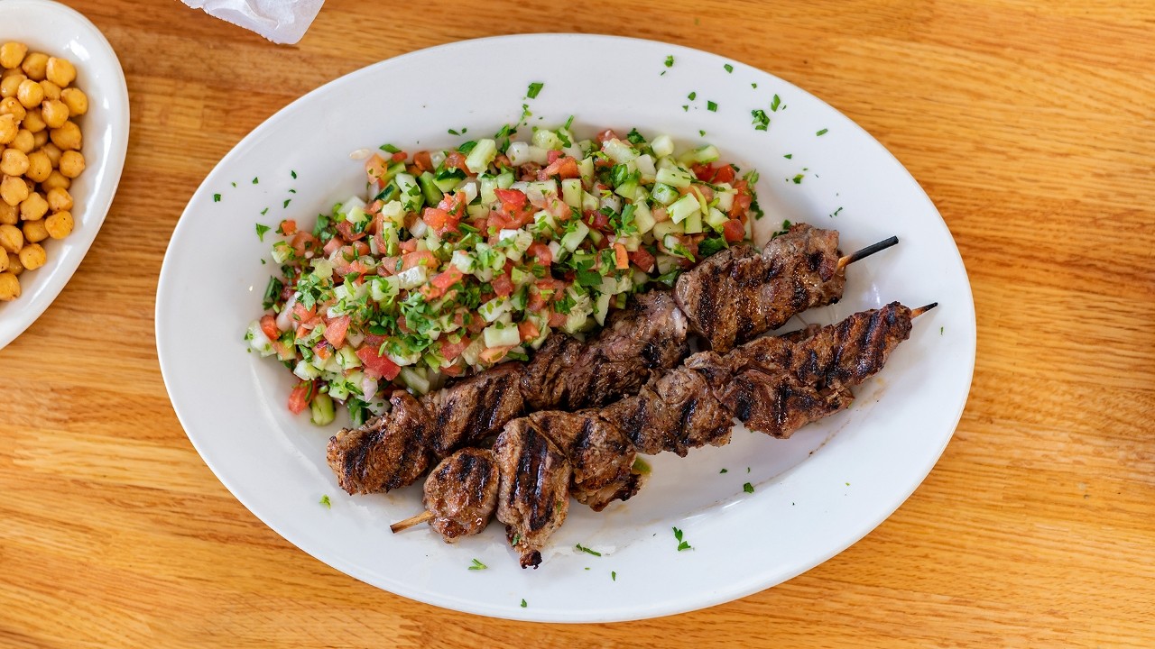 Steak Shish Kabob Plate / שיפודי בשר בצלחת