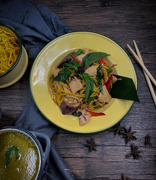 Green curry Lo Mein