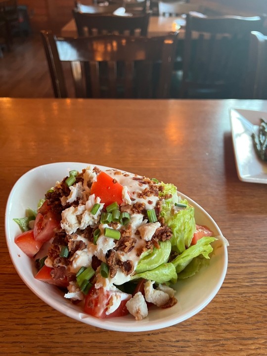 Iceberg Wedge with Crabmeat